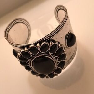 Bracelet silver tone metal black faux stone possible lucite flower design